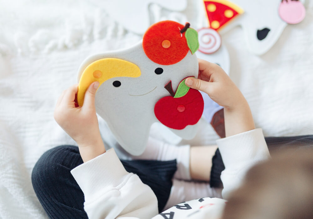 Interaktivna igračka za zube za edukaciju o zdravlju zuba Interaktivna igračka za zube dizajnirana za djecu da uče o zdravlju i higijeni zuba na zabavan način