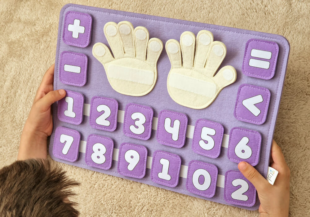 Tabla pametnih prstića – Montessori igračka za prve matematičke vještine lila